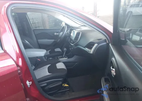 2014 Jeep Cherokee Latitude z USA, uszkodzony, nr VIN 1C4PJLCB1EW123448